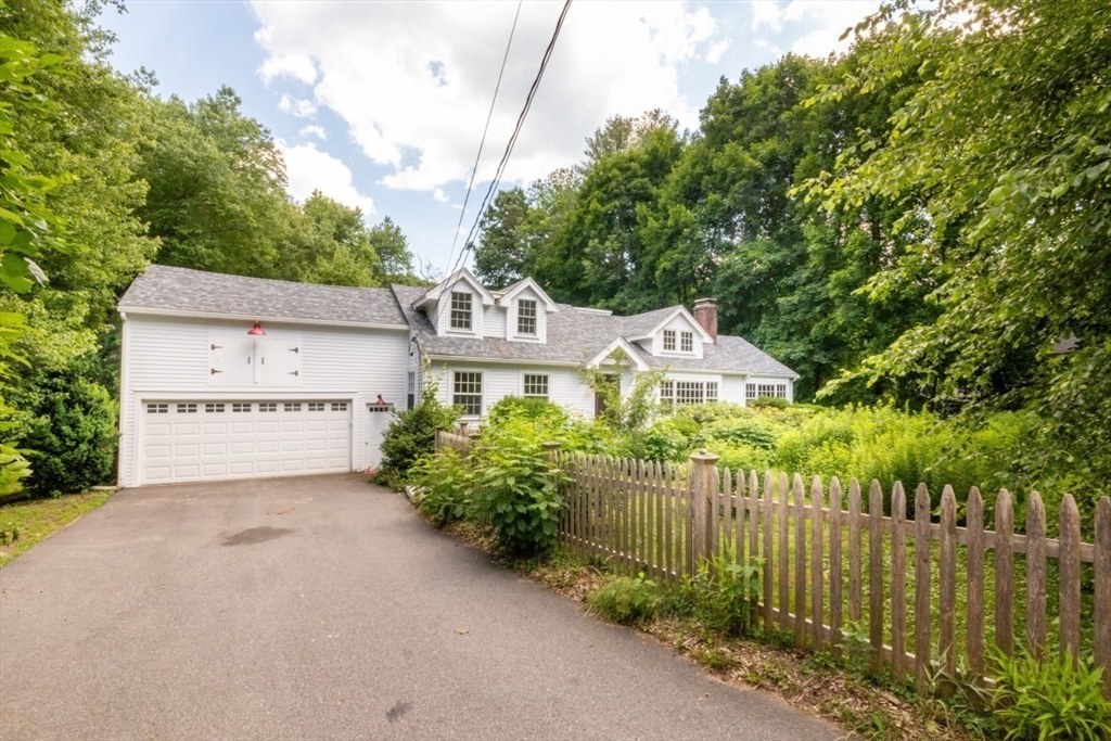 15 Giles Road Lincoln, MA 01773 - Photo 2 of 22 Gallery Image 2