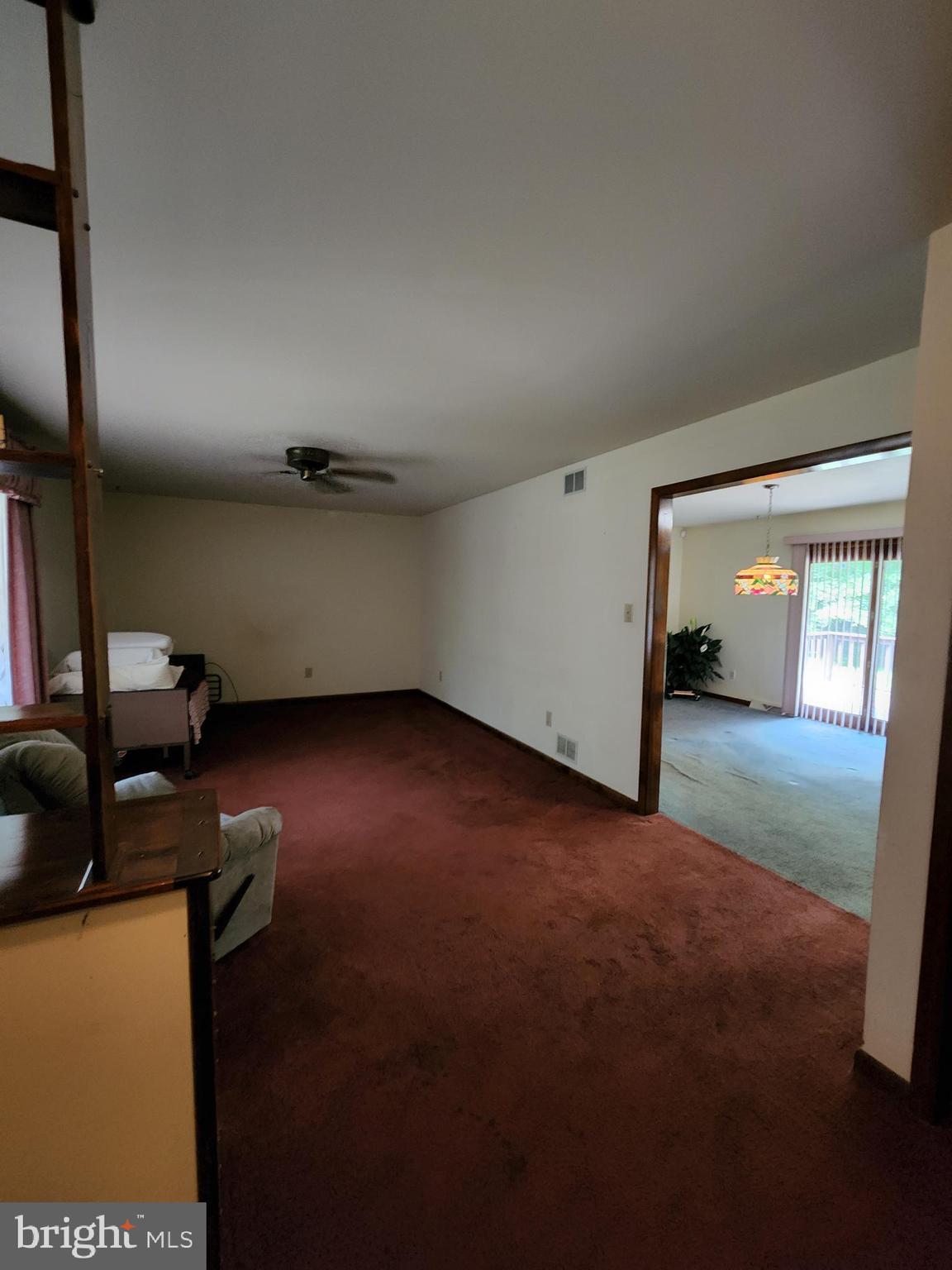 262 Meany Road Wrightstown, NJ 08562 - Photo 6 of 28 Living Room