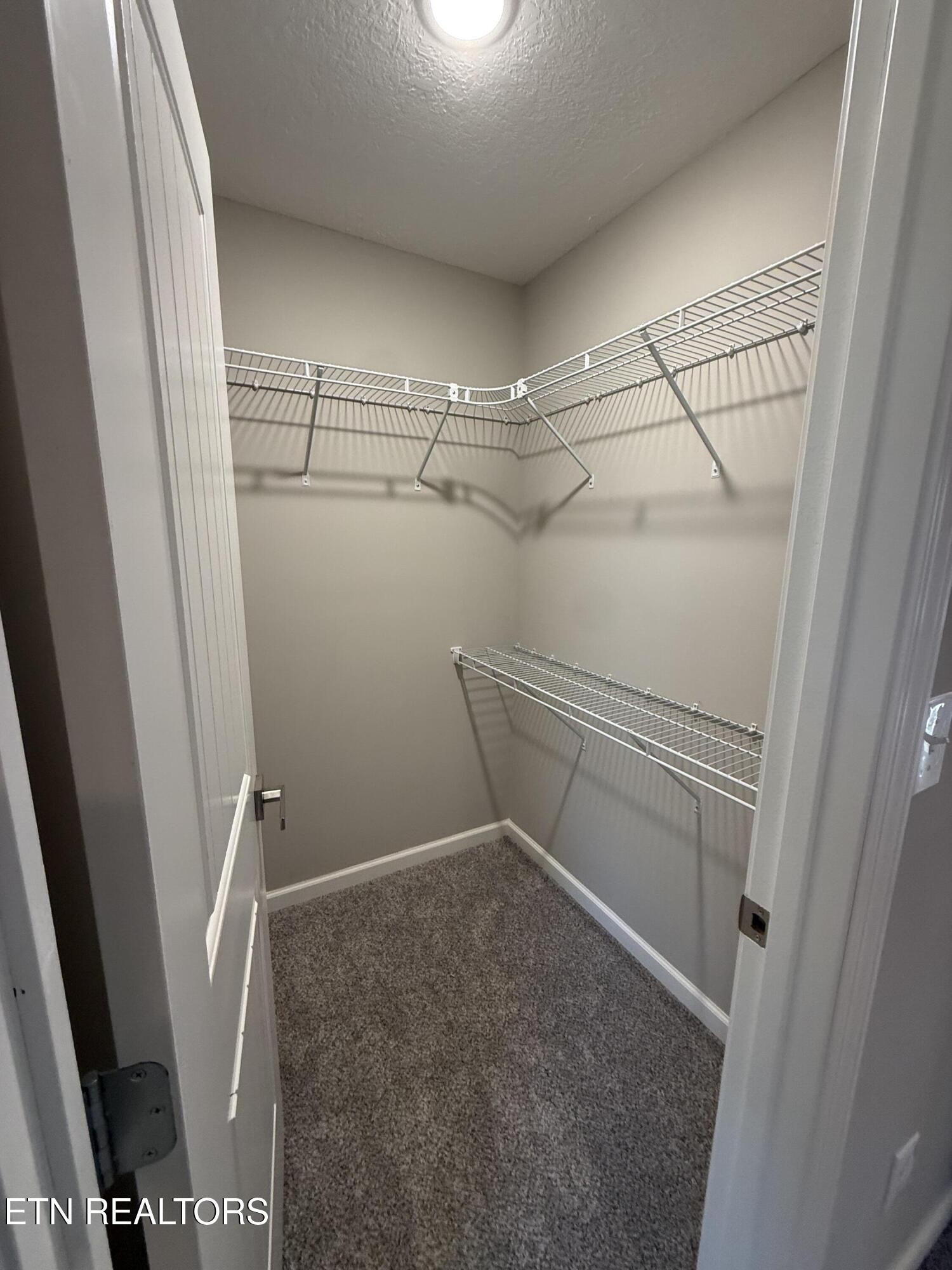 266 Wilberforce Avenue Oak Ridge, TN 37830 - Photo 6 of 10 Gallery Image 6