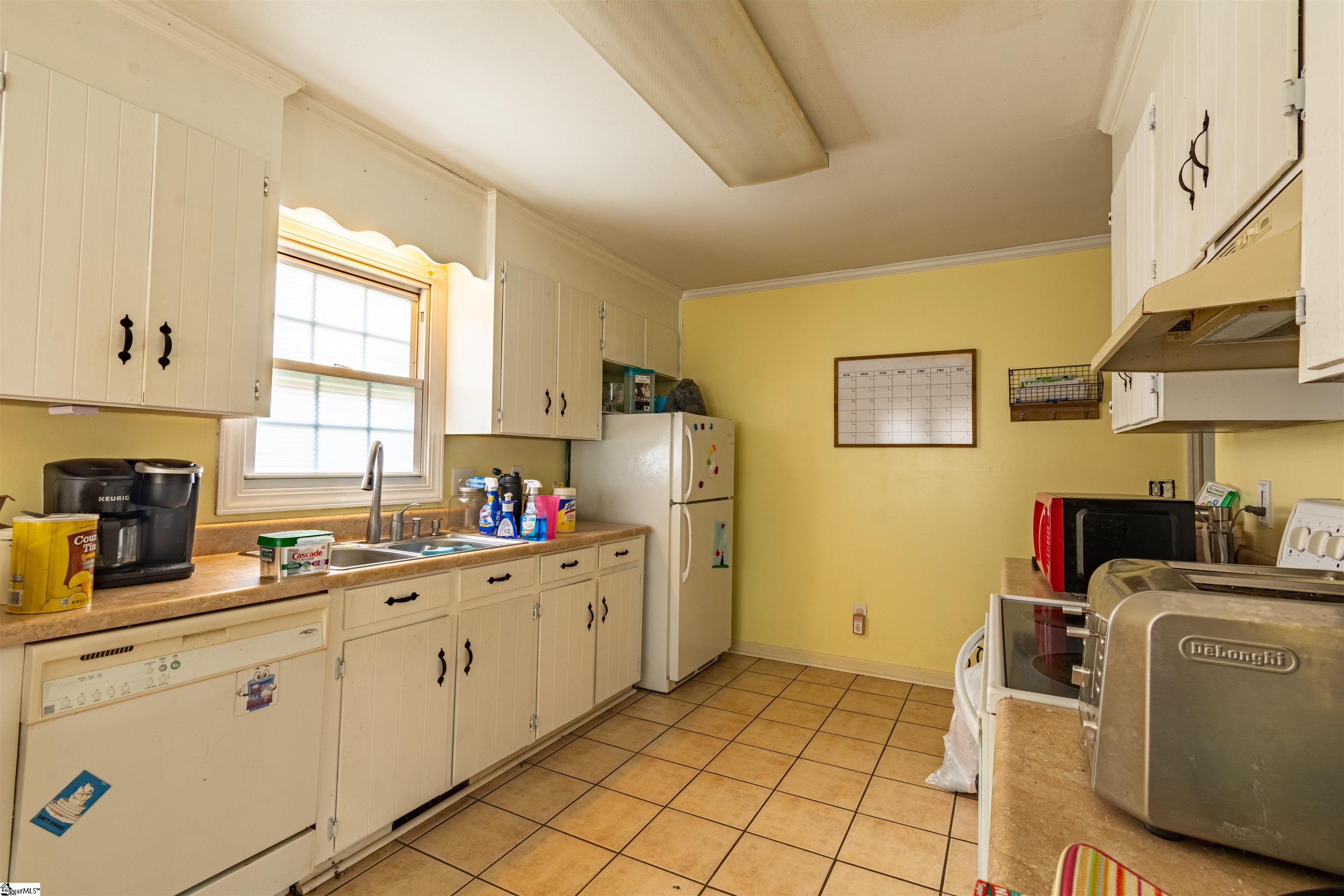 105 Bennington Road Greer, SC 29650 - Photo 6 of 13 Gallery Image 6