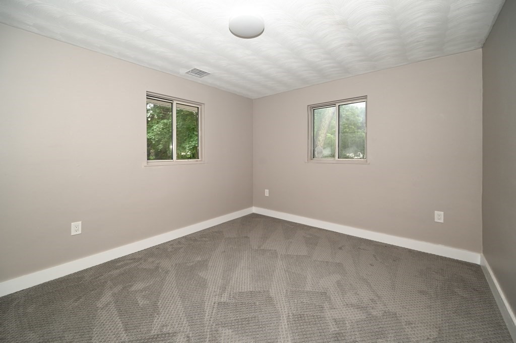 61 Gregory Road Framingham, MA 01701 - Photo 20 of 35
