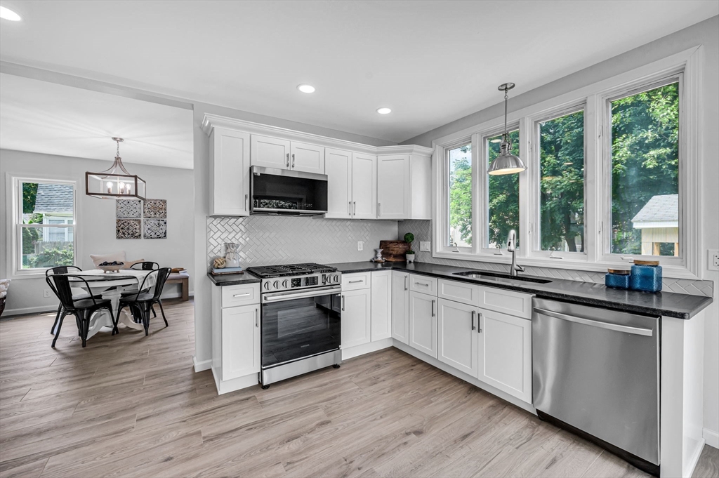 62 Field Street West Springfield, MA 01089 - Photo 10 of 32