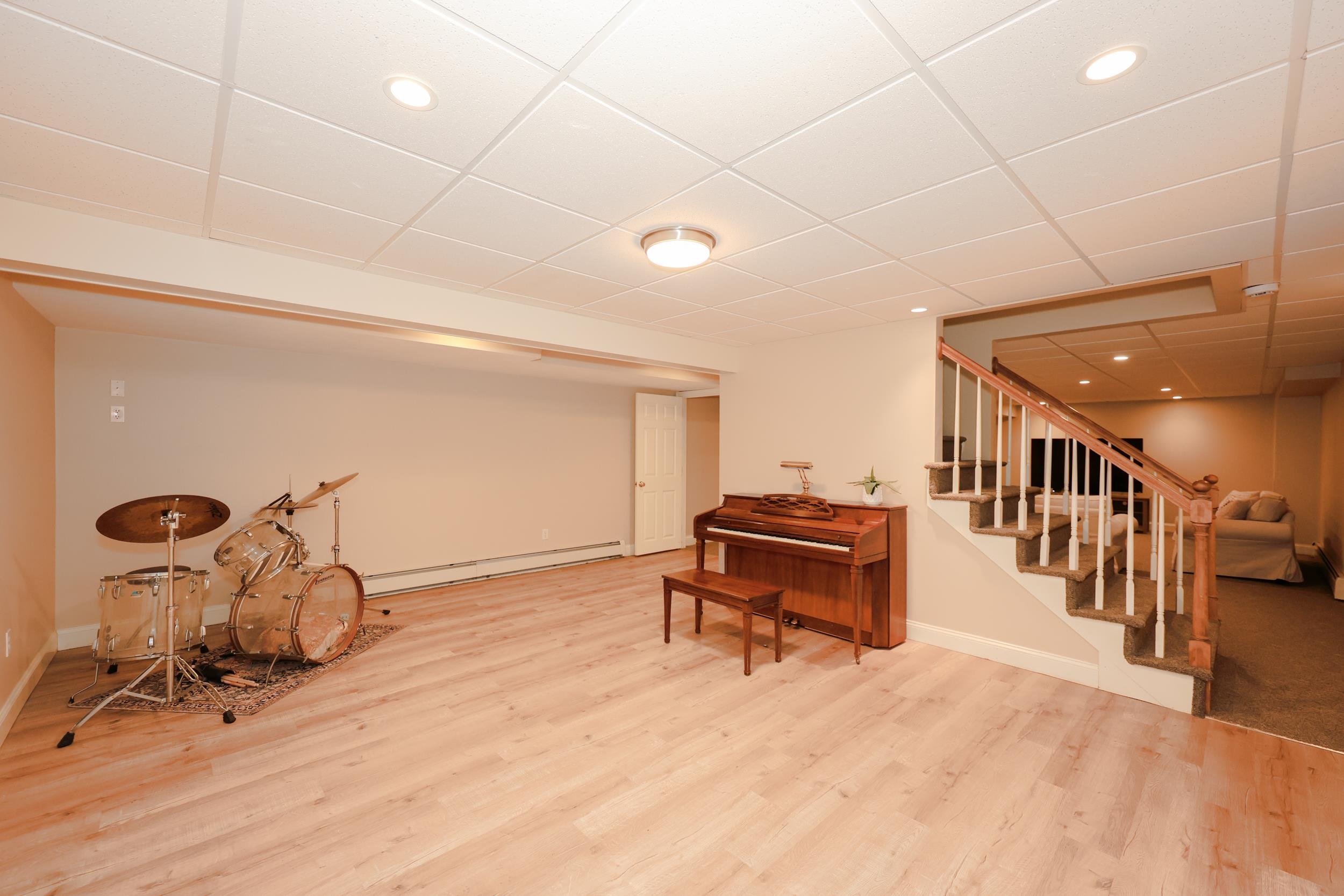 18 Nottingham Road Windham, NH 03087 - Photo 53 of 56