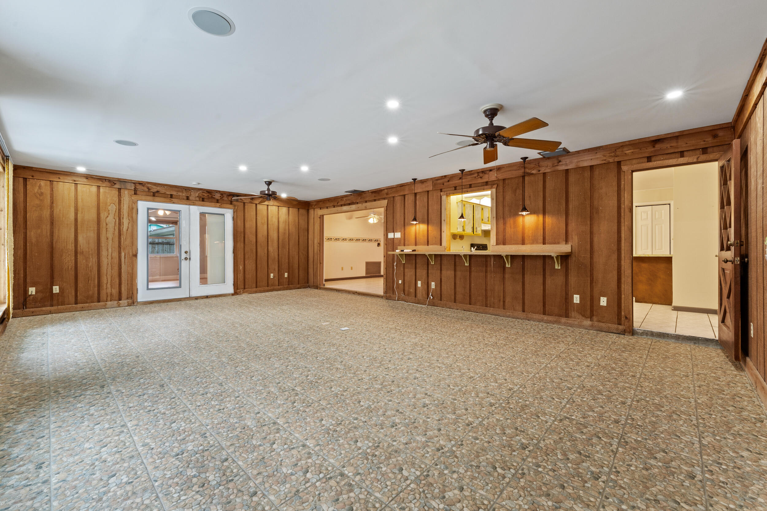5345 Southeast 52nd Avenue Stuart, FL 34997 - Photo 8 of 32 a view of a livingroom with furniture and window