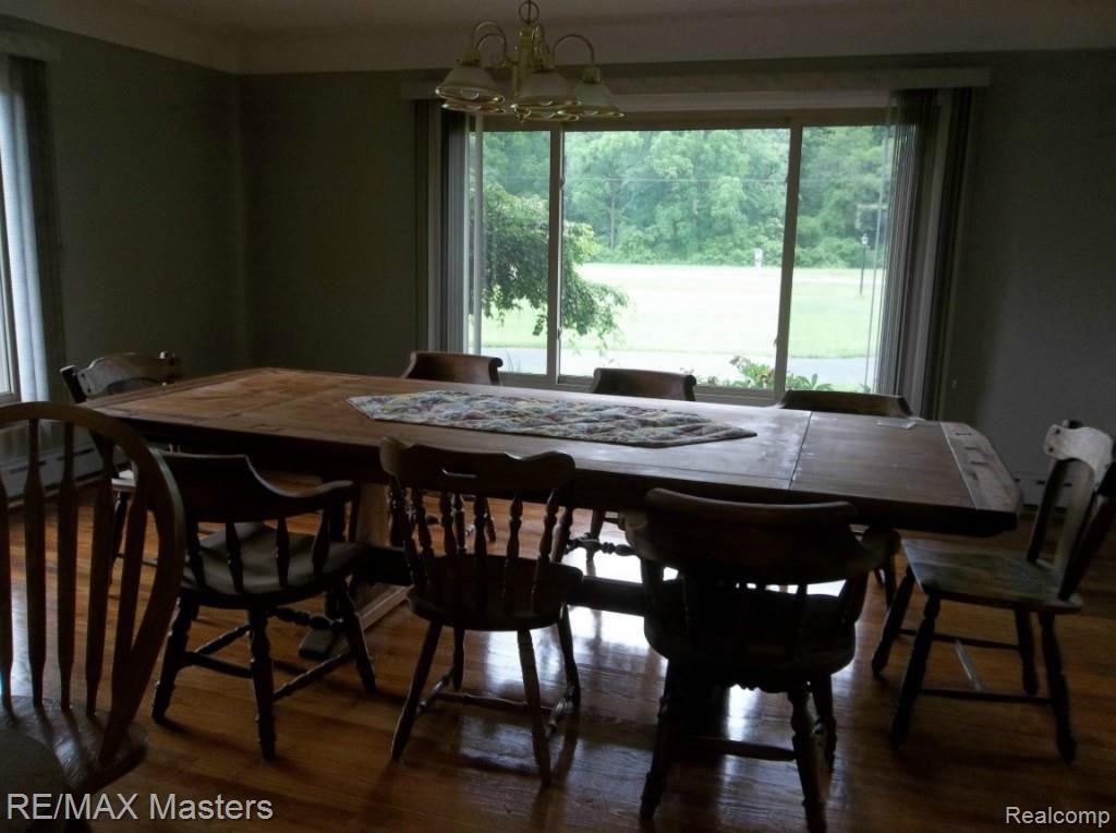 2732 West Labo Road Carleton, MI 48117 - Photo 21 of 29 Dining room