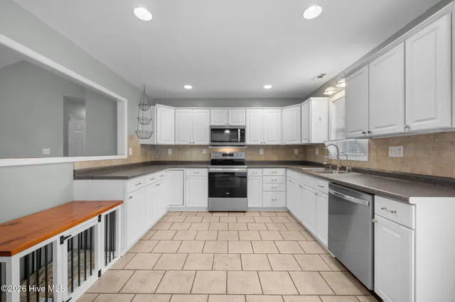 $290,000 | 613 Hollywood Boulevard, Havelock, NC 28532