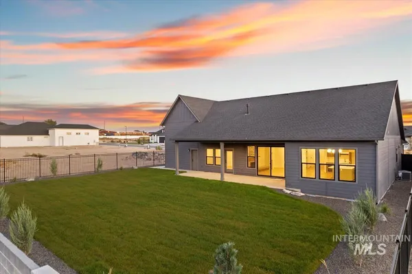$819,900 | 7168 East Chicken Hawk Loop, Nampa, ID 83686