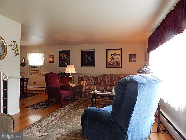 304 Reading Road Shippensburg, PA 17257 - Photo 3 of 29 Living Room