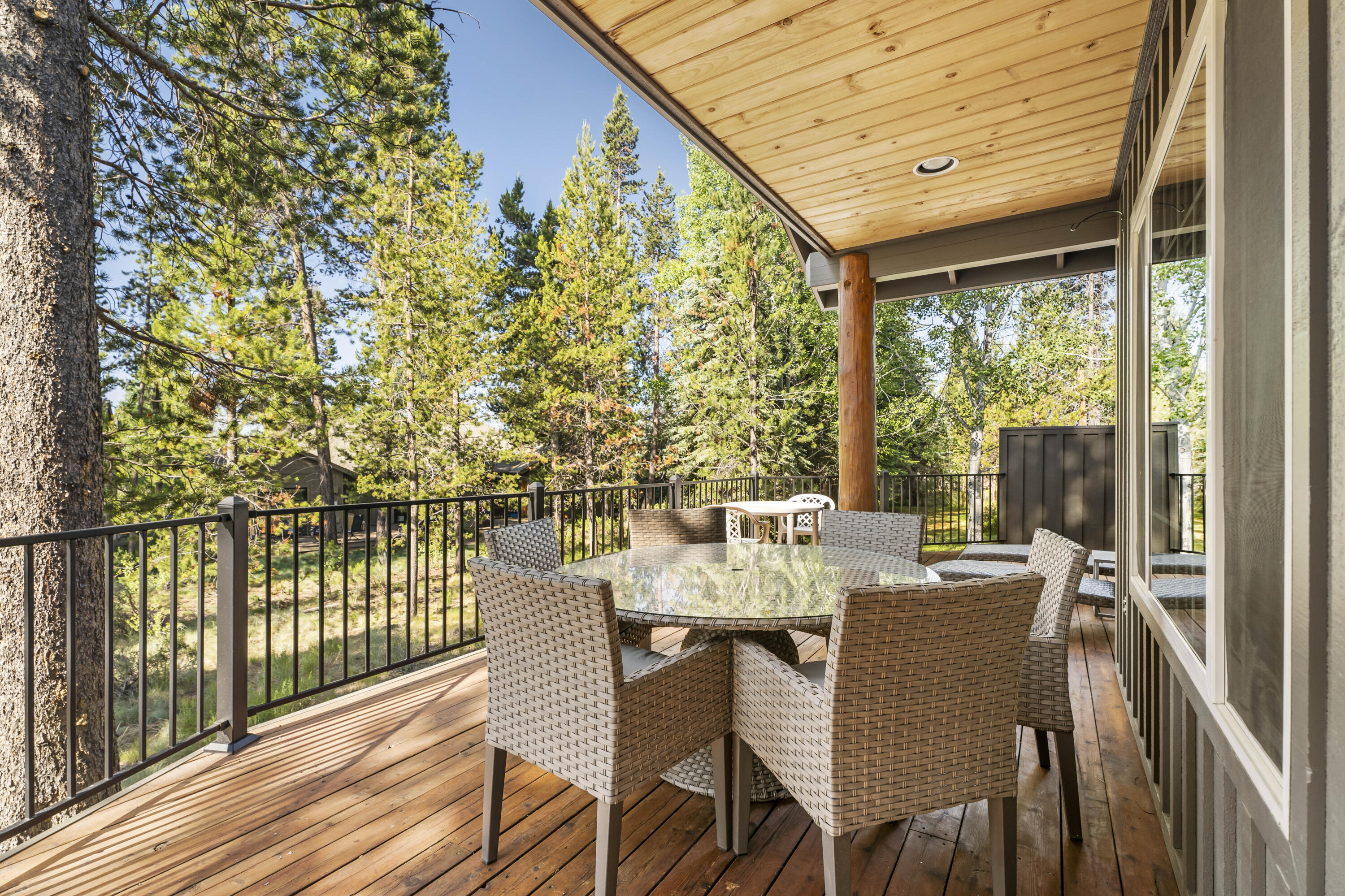 18189 Oregon Loop, Unit 5 Sunriver, OR 97707 - Photo 34 of 41 Back Deck