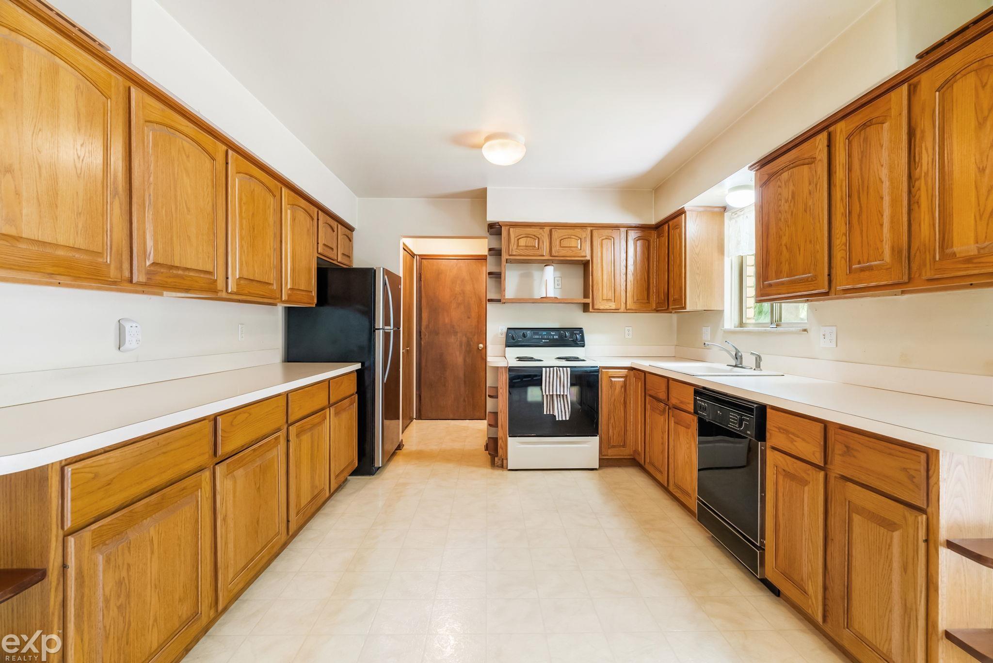 59707 Kittle Road Washington, MI 48094 - Photo 16 of 52
