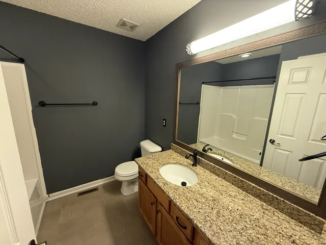 $2,400 | 1512 Barrywood Circle West, Clarksville, TN 37042