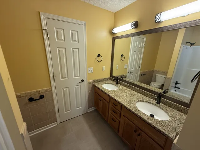 $2,400 | 1512 Barrywood Circle West, Clarksville, TN 37042