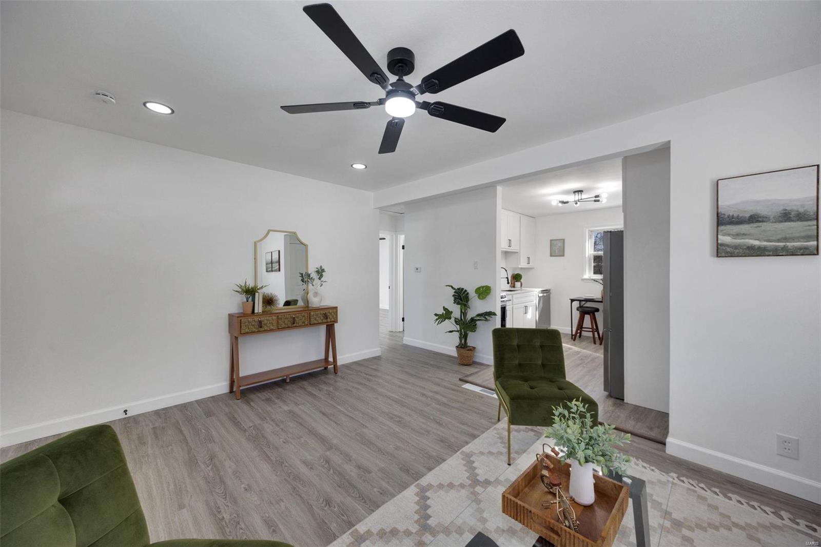 2434 Walton Road St. Louis, MO 63114 - Photo 5 of 23 Gallery Image 5
