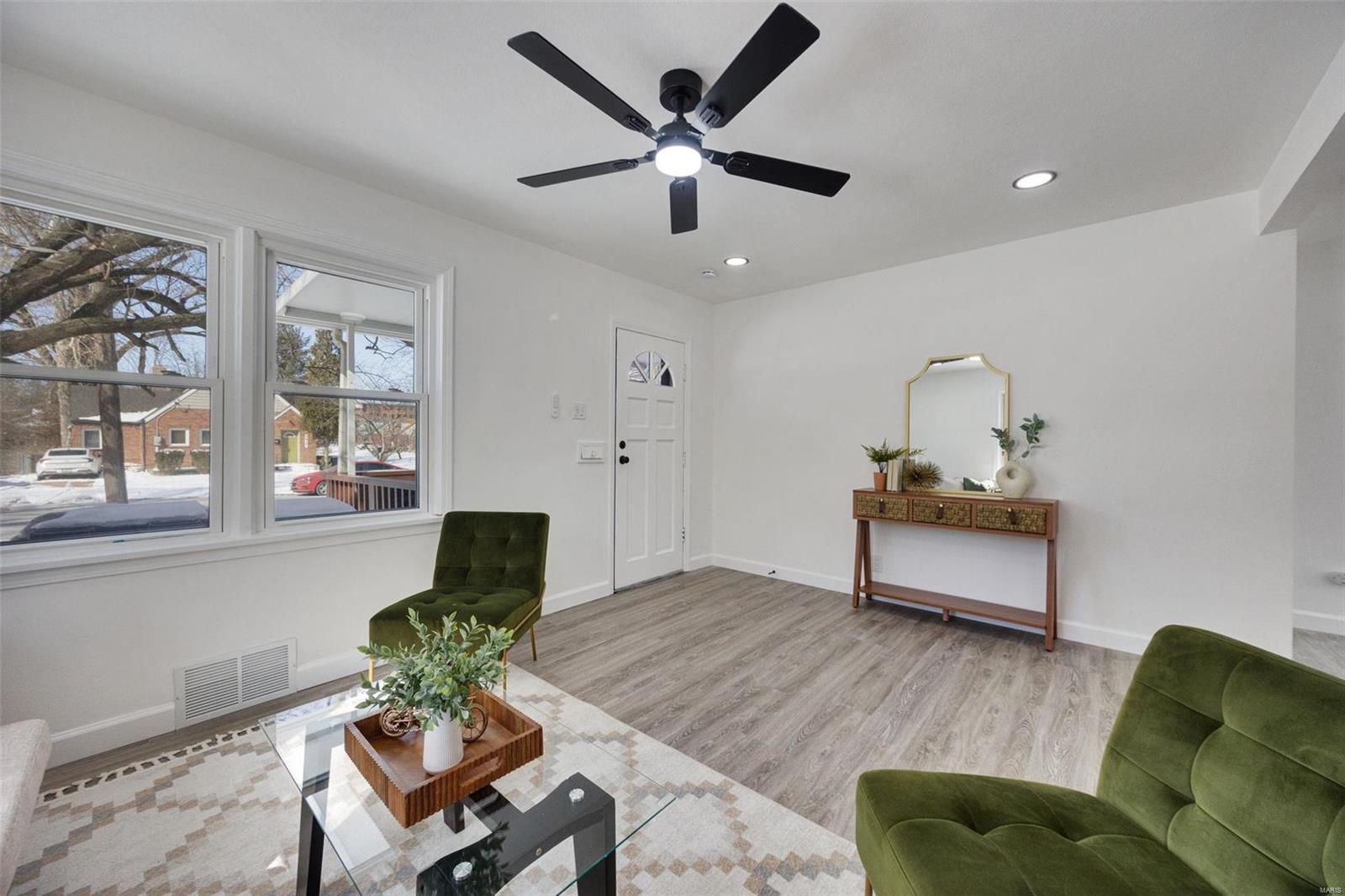 2434 Walton Road St. Louis, MO 63114 - Photo 6 of 23 Gallery Image 6