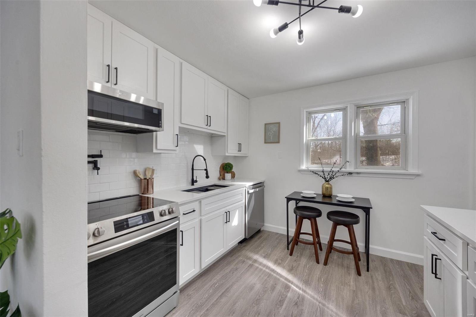 2434 Walton Road St. Louis, MO 63114 - Photo 7 of 23 Gallery Image 7