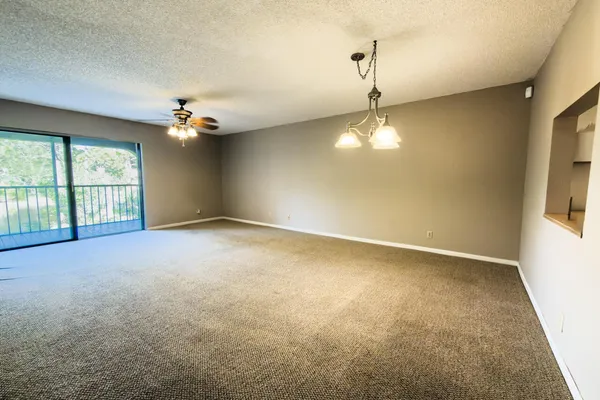 $2,100 | 930 Southwest 9th St Circle, Unit 205, Boca Raton, FL 33486