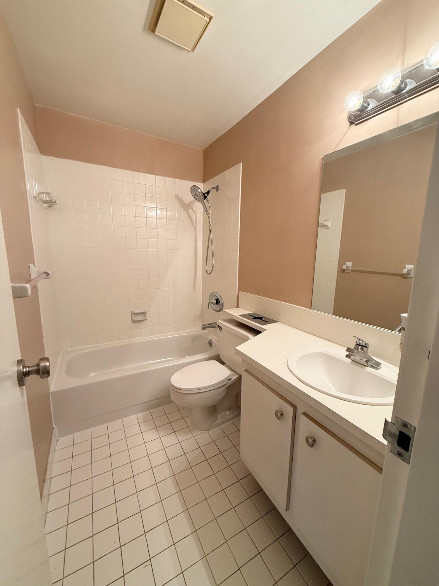 930 Southwest 9th St Circle, Unit 205 Boca Raton, FL 33486 - Photo 30 of 38 IMG_0750