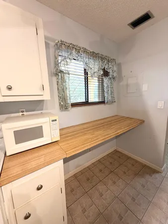 $2,100 | 930 Southwest 9th St Circle, Unit 205, Boca Raton, FL 33486