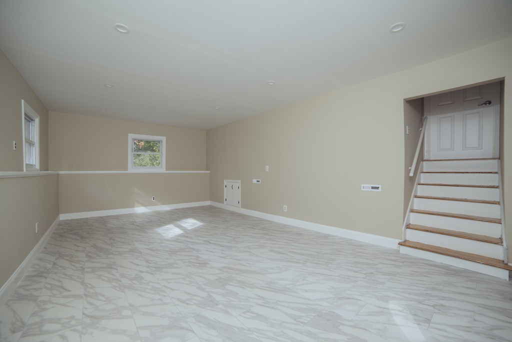 21 Woodlawn Road Randolph, MA 02368 - Photo 12 of 28 Gallery Image 12