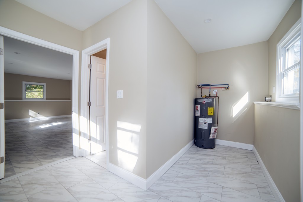 21 Woodlawn Road Randolph, MA 02368 - Photo 17 of 28 Gallery Image 17