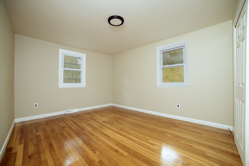 21 Woodlawn Road Randolph, MA 02368 - Photo 18 of 28 Gallery Image 18