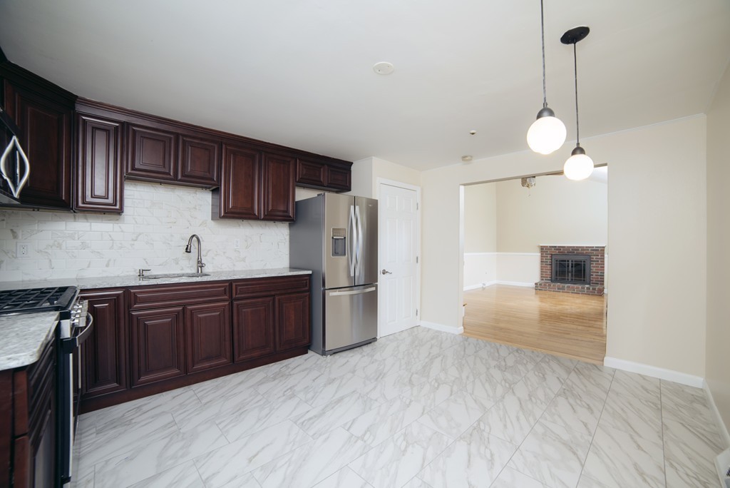 21 Woodlawn Road Randolph, MA 02368 - Photo 6 of 28 Gallery Image 6