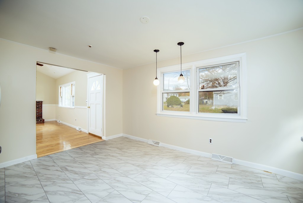 21 Woodlawn Road Randolph, MA 02368 - Photo 7 of 28 Gallery Image 7