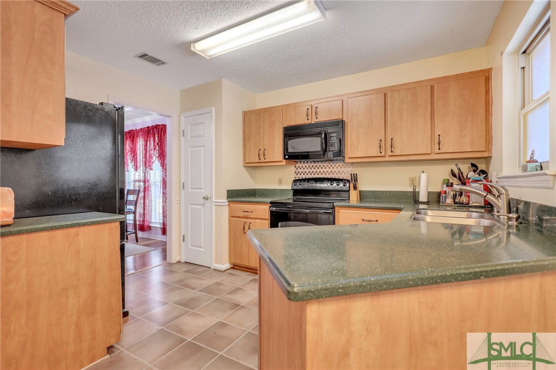817 Winchester Road Hinesville, GA 31313 - Photo 8 of 34 Gallery Image 8