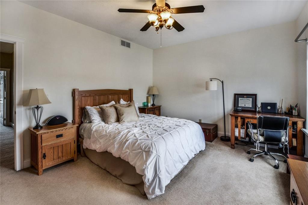 664 Riverside Drive, Unit 2F Beaver, PA 15009 - Photo 15 of 24 2nd bedroom