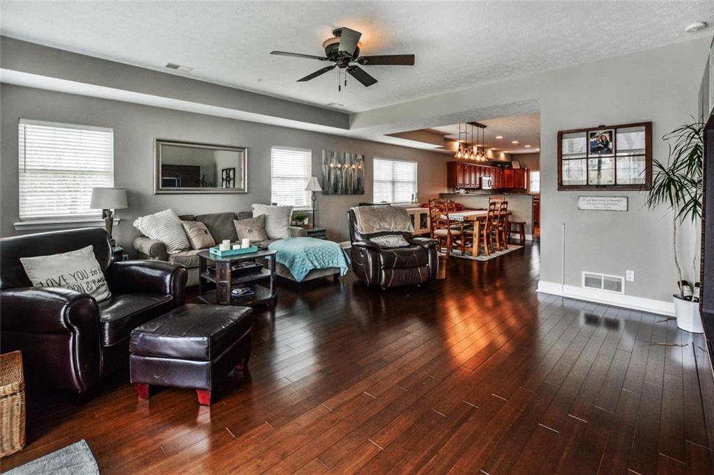 664 Riverside Drive, Unit 2F Beaver, PA 15009 - Photo 3 of 24 Large family room