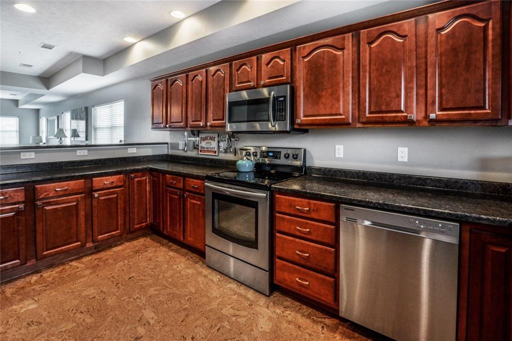 664 Riverside Drive, Unit 2F Beaver, PA 15009 - Photo 6 of 24 All stainless appliances are included