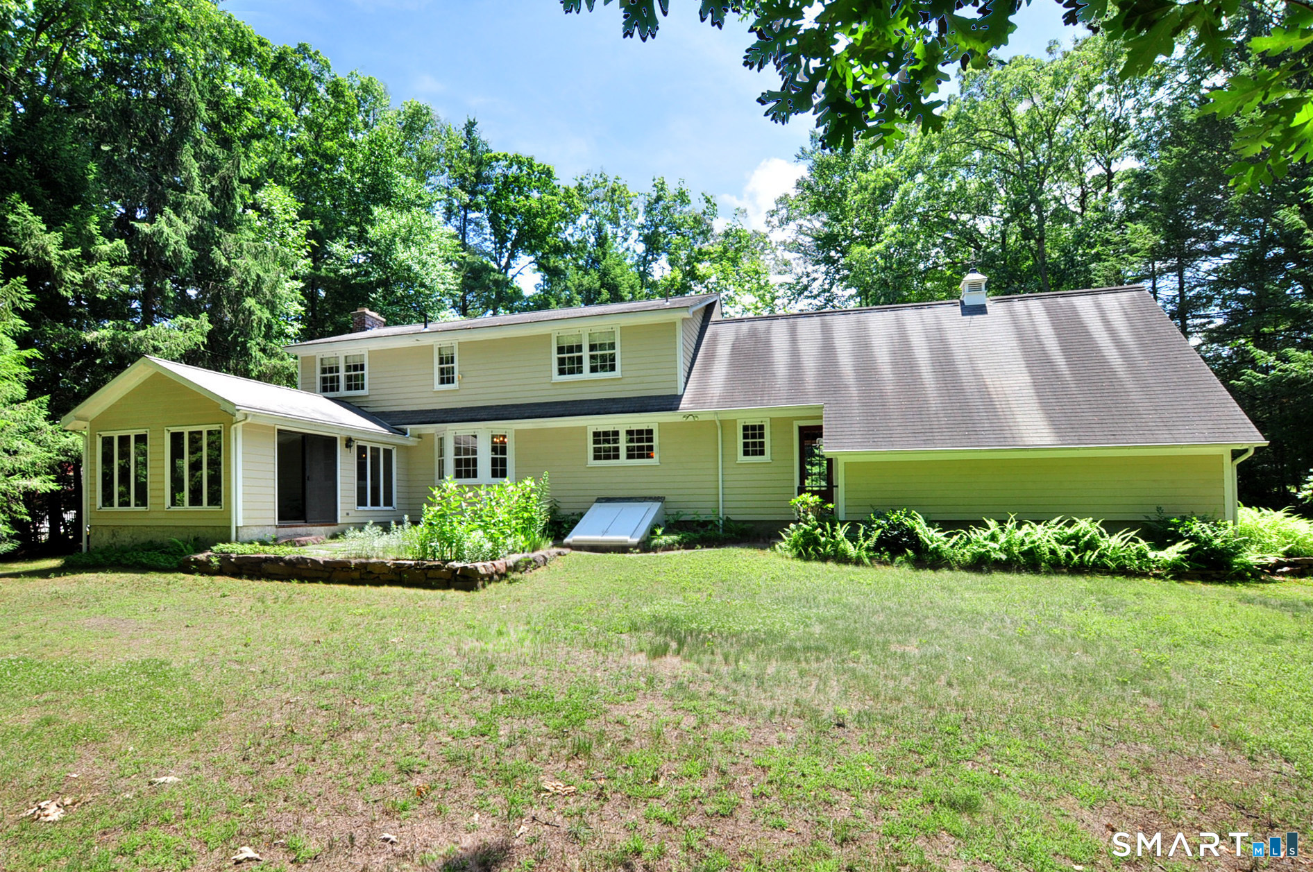 220 Arch Road Avon, CT 06001 - Photo 5 of 32