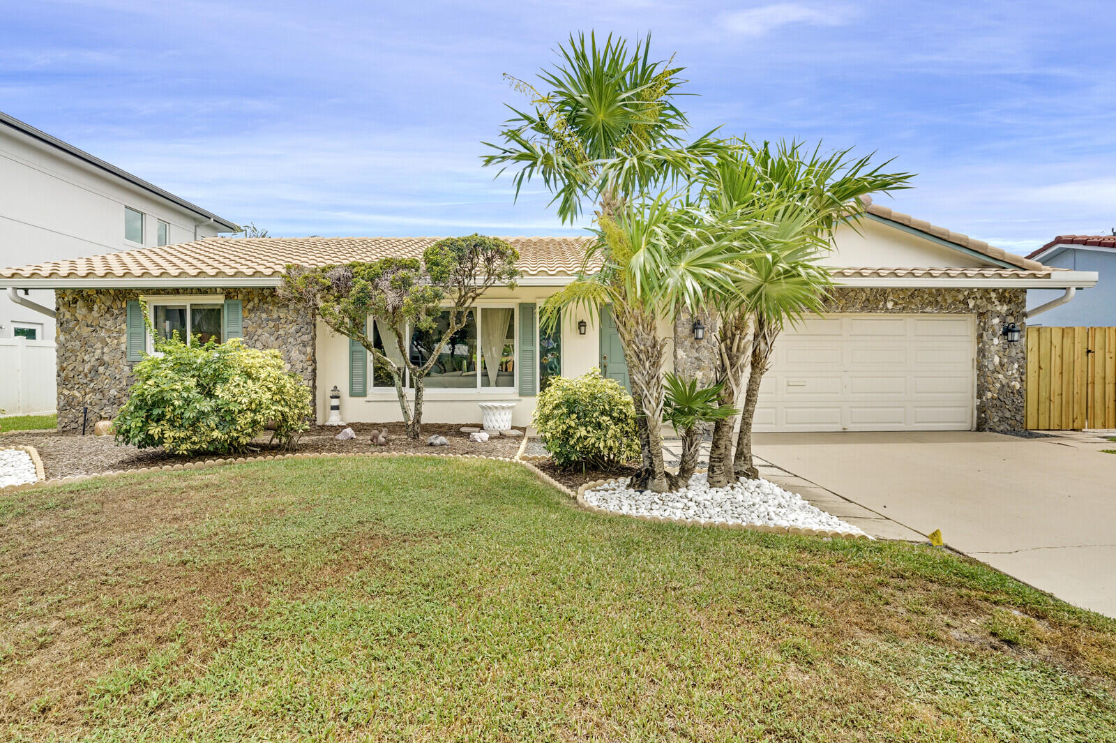 320 Northeast 3rd Court Boca Raton, FL 33432 - Photo 4 of 33 14_Image_4_mls