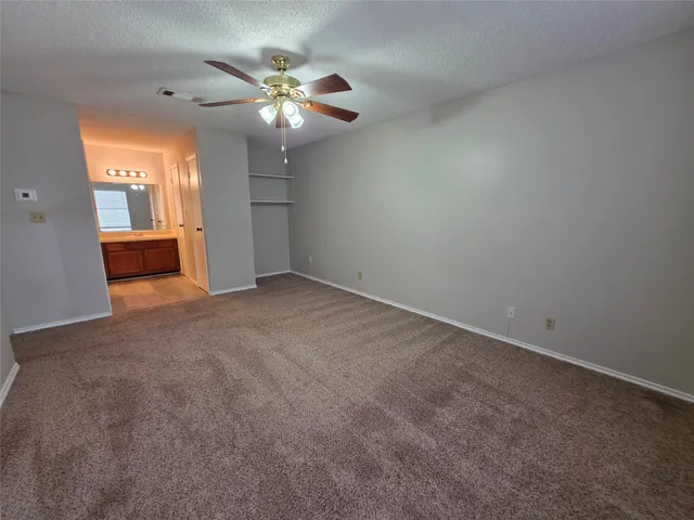 $995 | 2501 Gulf Freeway, Unit 255D, Dickinson, TX 77539