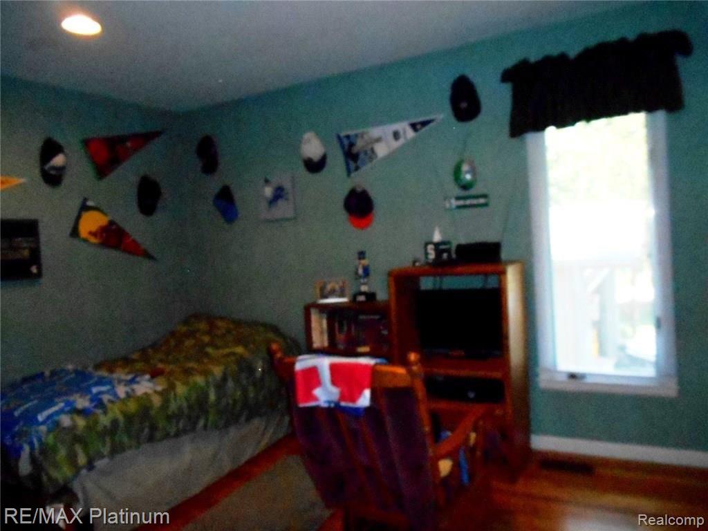 10875 Reynard Road Brighton, MI 48114 - Photo 26 of 52 BDRM 1.JPG
