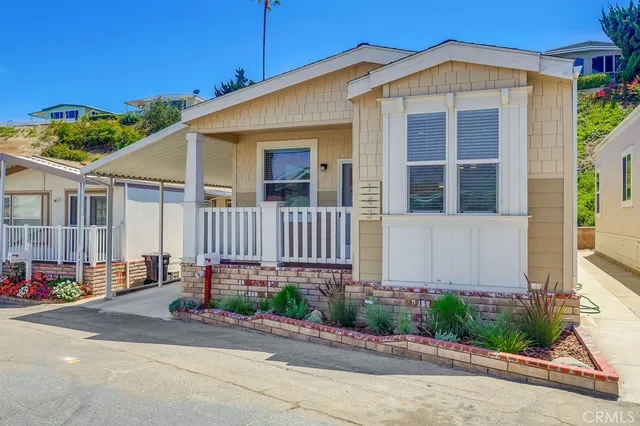 $299,000 | 2550 Pacific Coast Highway, Unit 143, Torrance, CA 90505