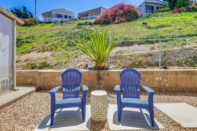 $299,000 | 2550 Pacific Coast Highway, Unit 143, Torrance, CA 90505