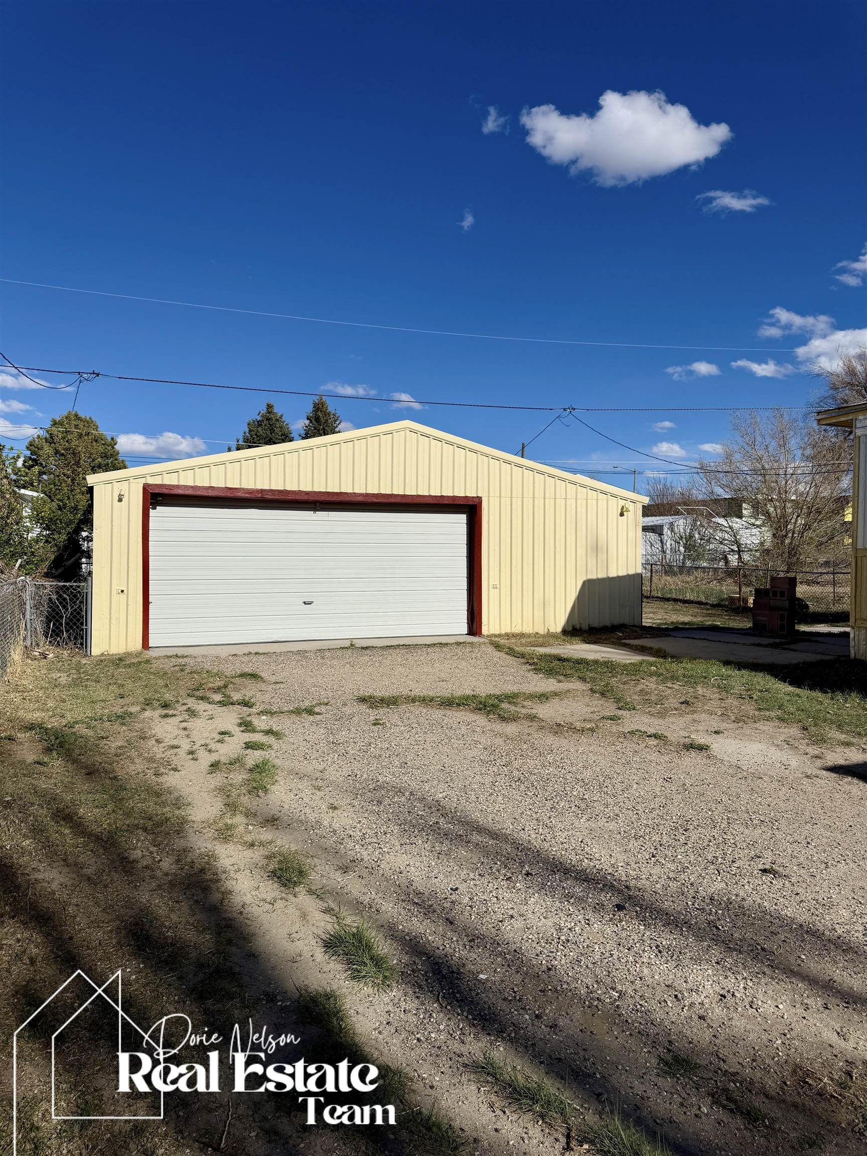 601 Harding Avenue Mills, WY 82604 - Photo 11 of 24