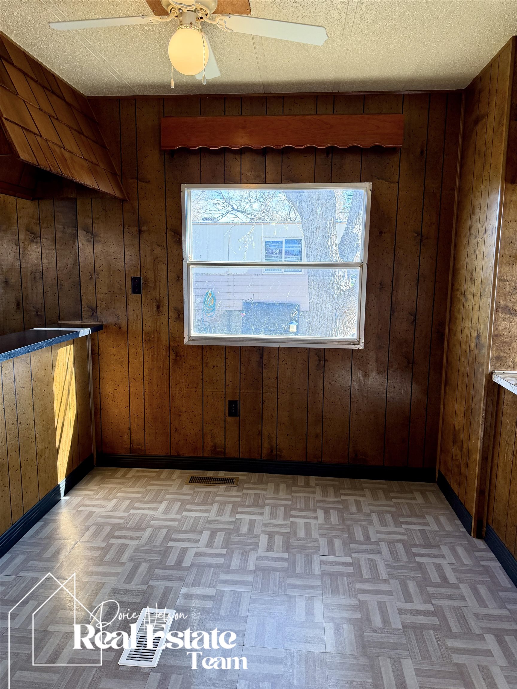 601 Harding Avenue Mills, WY 82604 - Photo 4 of 24