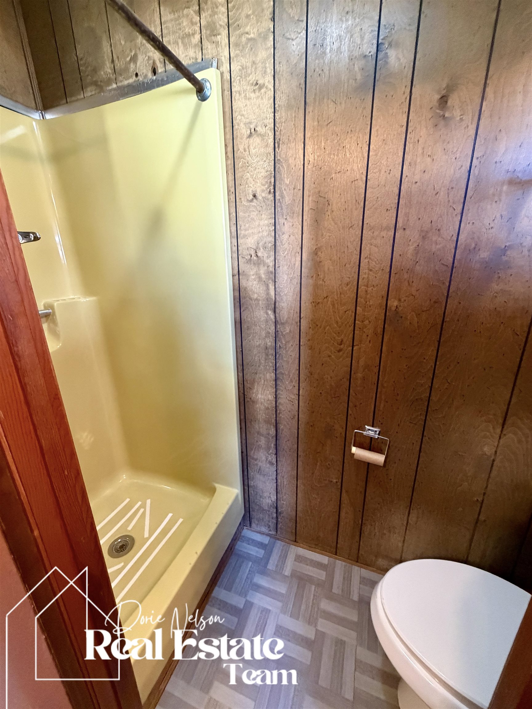 601 Harding Avenue Mills, WY 82604 - Photo 10 of 24