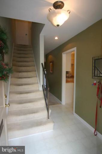 8231 Tory Road, Unit 155 Springfield, VA 22152 - Photo 9 of 22 Entrance / Foyer