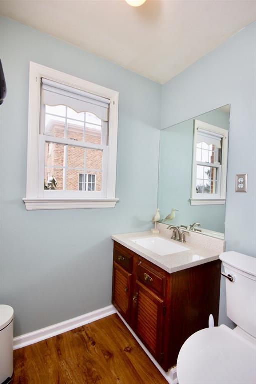231 Sunridge Road Pittsburgh, PA 15238 - Photo 14 of 25 Powder room is on the first floor.