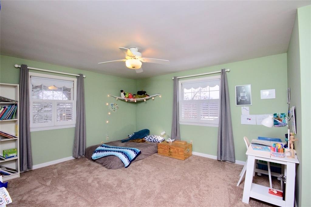 231 Sunridge Road Pittsburgh, PA 15238 - Photo 20 of 25 2nd spacious bedroom.