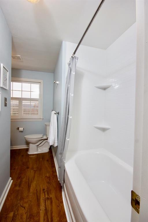 231 Sunridge Road Pittsburgh, PA 15238 - Photo 24 of 25 2nd bathroom tub & shower combo.