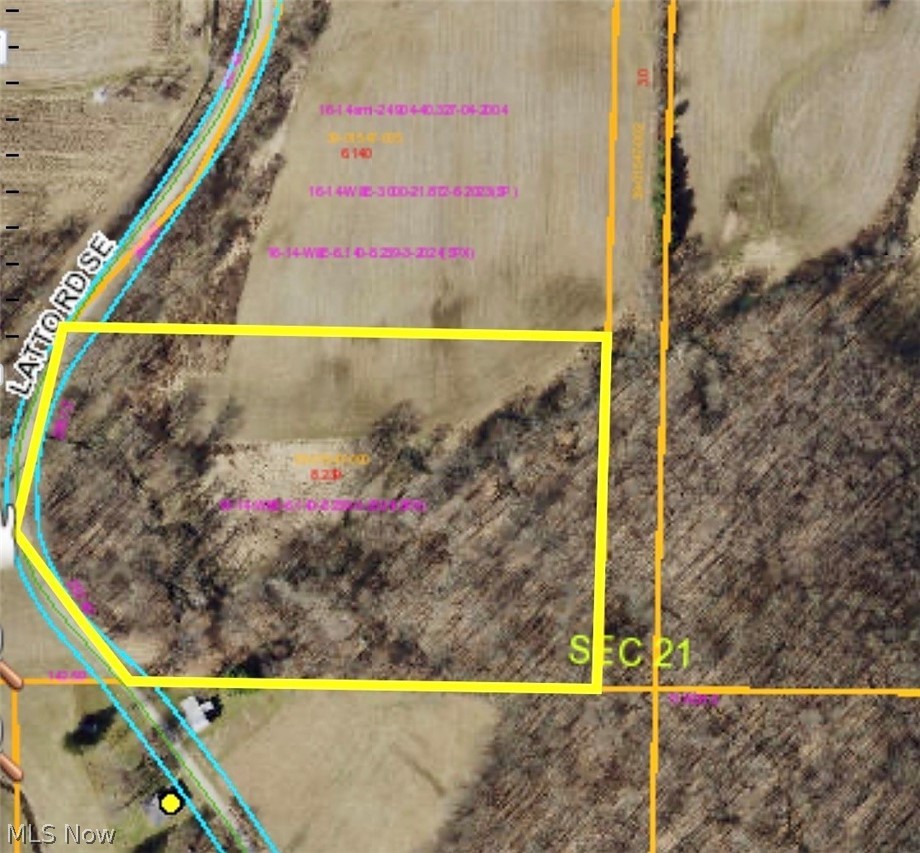 Latto Road Southeast Uhrichsville, OH 44683 - Photo 2 of 2
