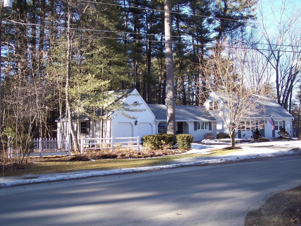 292 Amesbury Road Hopkinton, NH 03229 - Photo 1 of 20