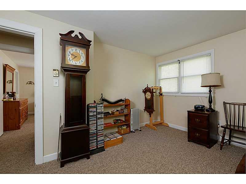 148 Brook Road Falmouth, ME 04105 - Photo 20 of 23 Living Room.