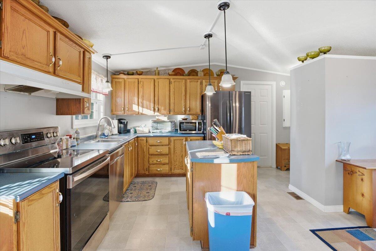 17 Rita Drive Sabattus, ME 04280 - Photo 5 of 44 24-7 Rita Dr, Sabattus, ME-14