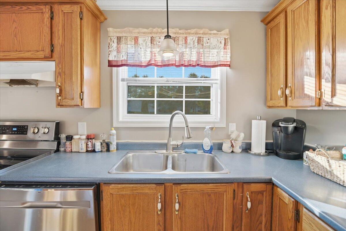 17 Rita Drive Sabattus, ME 04280 - Photo 7 of 44 25-7 Rita Dr, Sabattus, ME-15