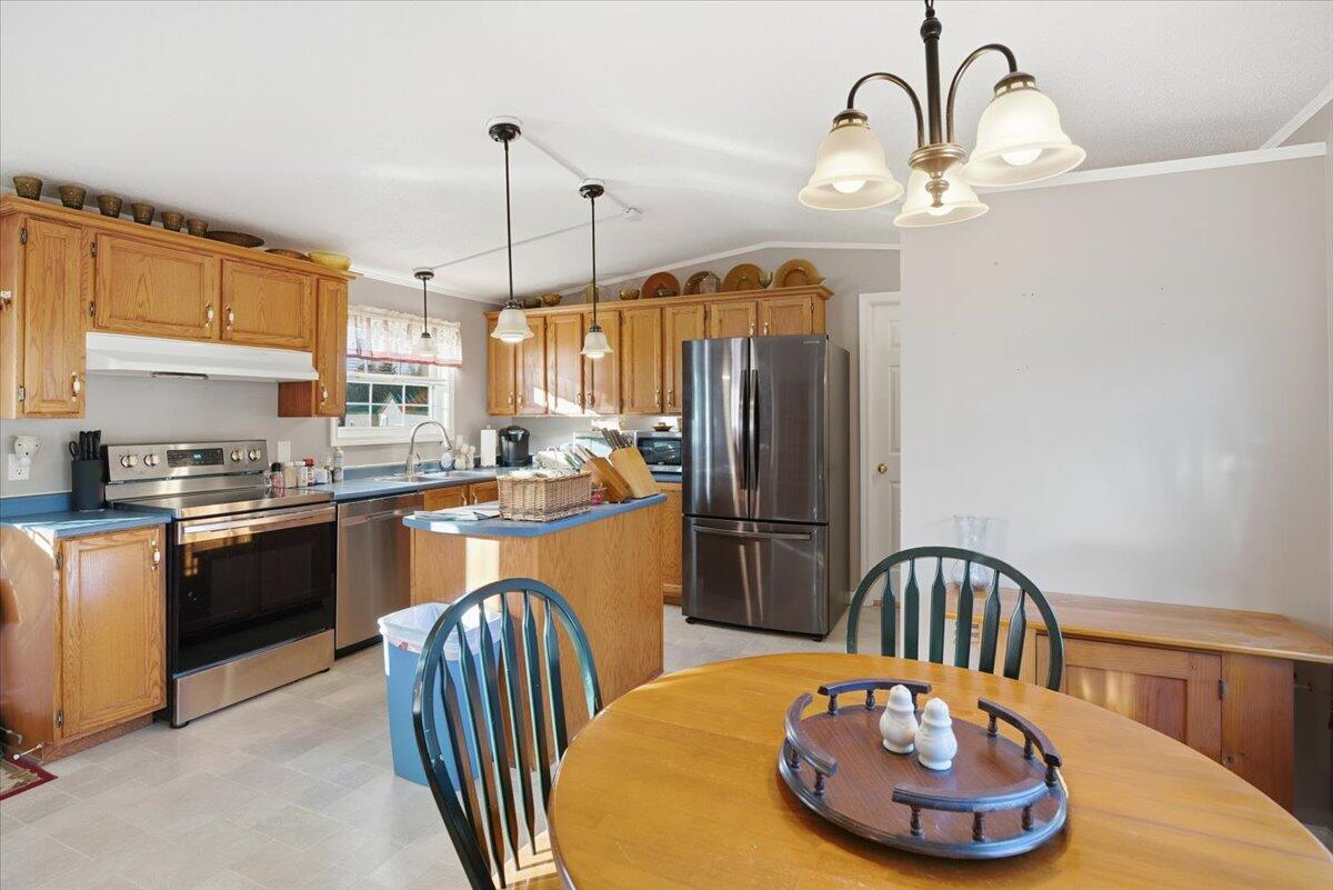 17 Rita Drive Sabattus, ME 04280 - Photo 8 of 44 16-7 Rita Dr, Sabattus, ME-2